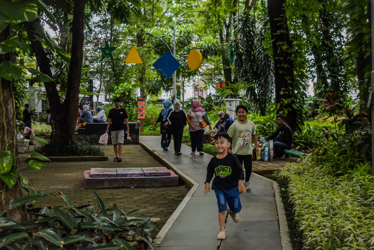 Ilustrasi Foto Taman Lansia Bandung, Sabtu (28/12). Foto: Dimas Rachmatsyah/ Jabar Ekspres