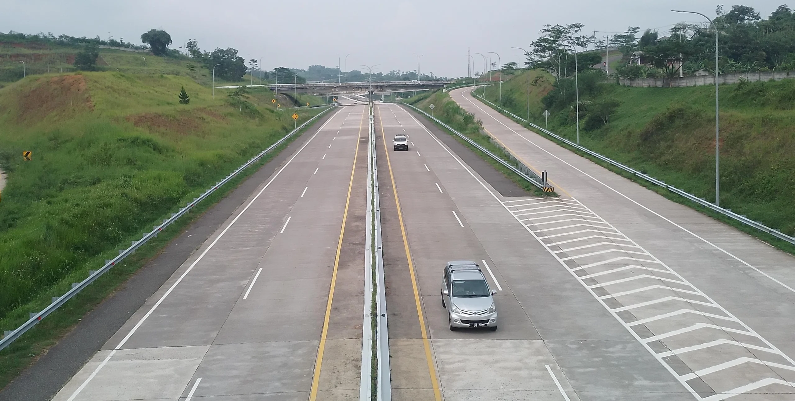 Ilustrasi: Ruas Jalan Tol Cisumdawu di wilayah Kecamatan Pamulihan, Kabupaten Sumedang, Provinsi Jawa Barat. (Yanuar/Jabar Ekspres)