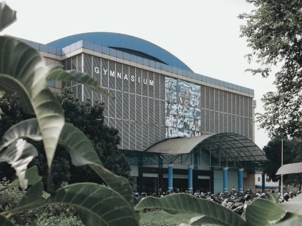 Mahasiswa UPI ditemukan tergeletak tidak bernyawa di gedung Gymnasium lapangan basket yang merupakan bagian dari komplek kampus.