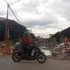 Pedagang Pasar Gedebage Kota Bandung bersama mahasiswa akan menggelar aksi protes dengan membuang sampah di kantor Perumda Pasar dan DLHK