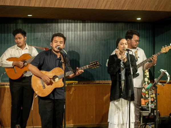 Acara relaunching menu baru Darjeeling ini juga dimeriahkan dengan sajian live musik oleh Raksuma