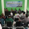 Sejumlah warga yang tergabung dalam kelompok ternak, tengah diberikan pelatihan oleh Pemdes Cikahuripan, Kecamatan Cimanggung, Kabupaten Sumedang melalui UPTD Pertanian dan Peternakan. (Jabar Ekspres)