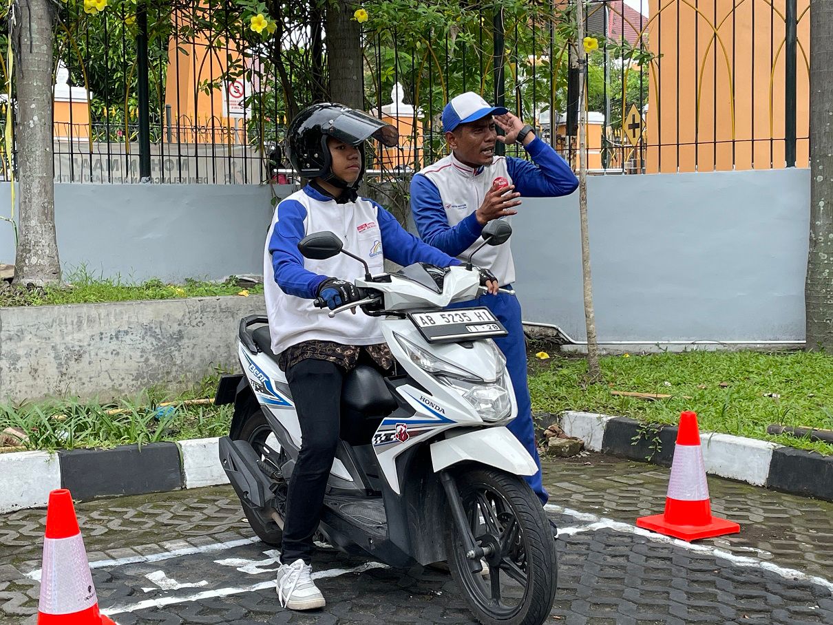 Gandeng Mahasiswa, Yayasan AHM Siapkan Puluhan Agen Safety Riding