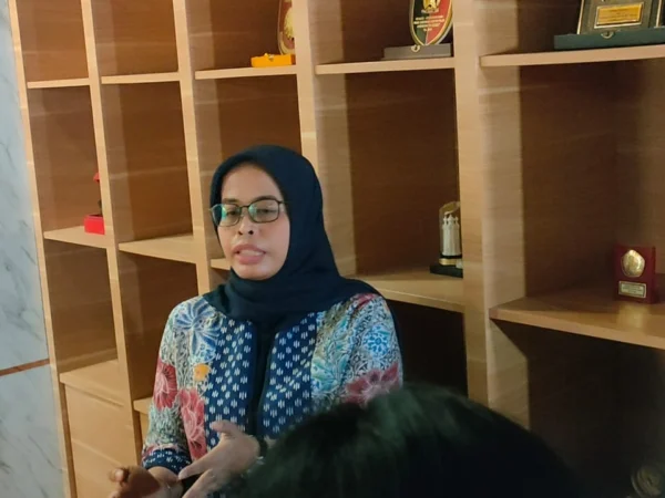 Dik. Ketua KPU Jabar Ummi Wahyuni. Selasa (3/12). Foto. Sandi Nugraha.