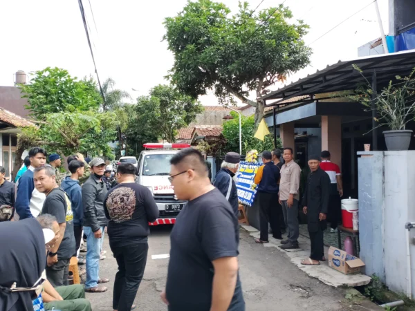 Suasana di rumah Fathir, bobotoh yang meninggal saat hendak menonton Persib vs PSS Sleman.