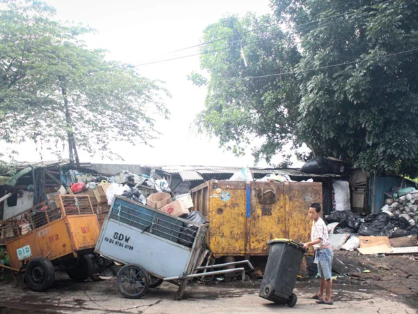 Foto ilustrasi upaya mengatasi persoalan sampah di Kota Bandung (Sadam Husen / JE)