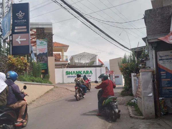 Gerbang masuk Perumahan Keandra City View Jatinangor dan Shankara Jatinangor Mountain View Residance, yang berlokasi di Desa Cisempur, Kecamatan Jatinangor, Kabupaten Sumedang.