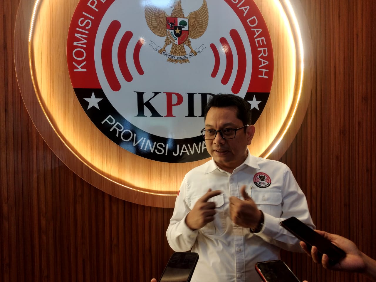 Ketua Komisi Penyiaran Indonesia Daerah (KPID) Jabar Adiyana Slamet