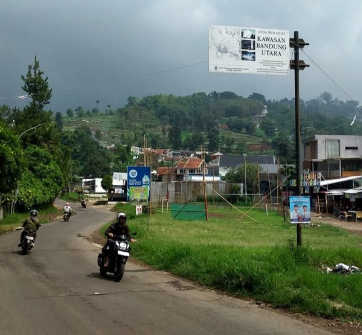 Kawasan Bandung Utara yang nampak beralih fungsi. (Son)