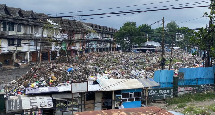 Tumpukan sampah di Pasar Caringin Kota Bandung/Istimewa/