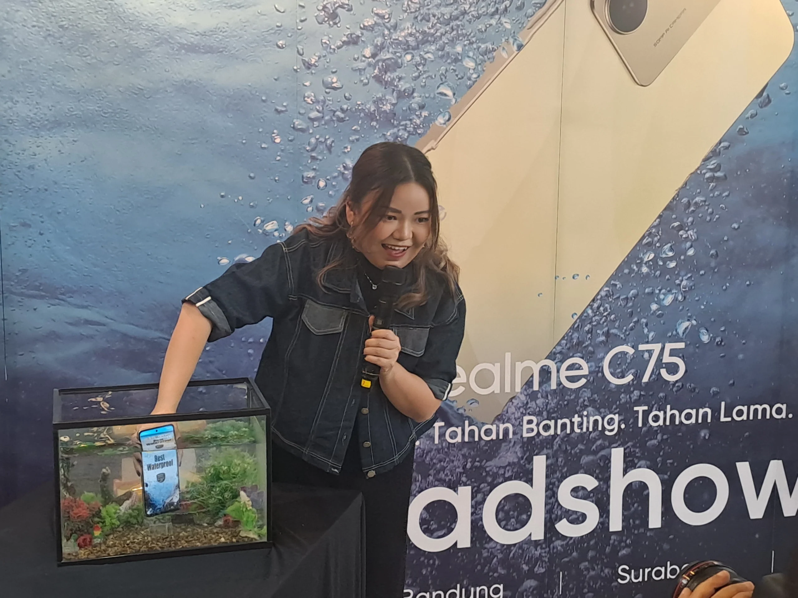 Realme C75: Smartphone Tangguh Untuk Anak Muda Bandung, dengan IP68/IP69 dan Baterai 6000MAH