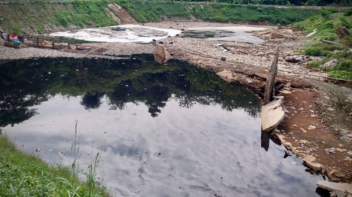 Kolam stabilisasi pengolahan air lindi dari TPA Sarimukti di Kecamatan Cipatat, Bandung Barat. Dok Jabar Ekspres