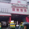 Sejumlah Pedagang di Pasar Atas Kota Cimahi Ungkap Terhambatnya Modal Usaha di BPR Kencana Cimindi usai di Segel OJK (Jabar Ekspres)