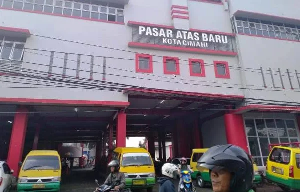 Sejumlah Pedagang di Pasar Atas Kota Cimahi Ungkap Terhambatnya Modal Usaha di BPR Kencana Cimindi usai di Segel OJK (Jabar Ekspres)