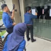 Kantor BPR Kencana Cimindi saat Disegel OJK (IST)