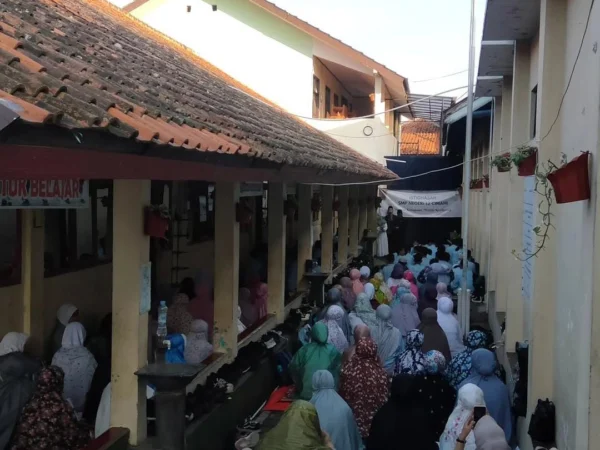 Salah Satu Kondisi Lorong di SMPN 12 Cimahi (ist)