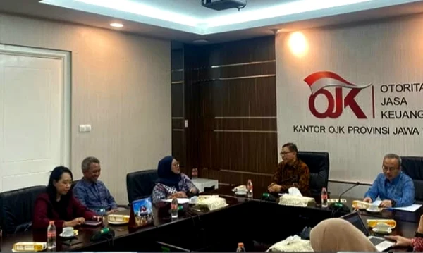 Penyerahan Ijin Usaha dari OJK untuk BPR hasil merger