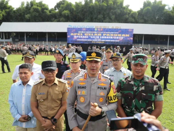 Kapolresta Bogor Kota, Kombes Bismo Teguh Prakoso, bersama jajaran Forkopimda Kota Bogor usai menggelar Apel Gelar Pasukan Operasi Lilin Lodaya, Jumat (20/12). (Yudha Prananda / Jabar Ekspres)