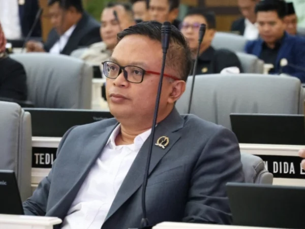 Ketua Fraksi PPP DPRD Jawa Barat Zaini Shofari