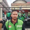 Perwakilan Ojol, Fian Sofyan saat ditemui di Polsek Cileunyi, Kabupaten Bandung. (Yanuar/Jabar Ekspres)