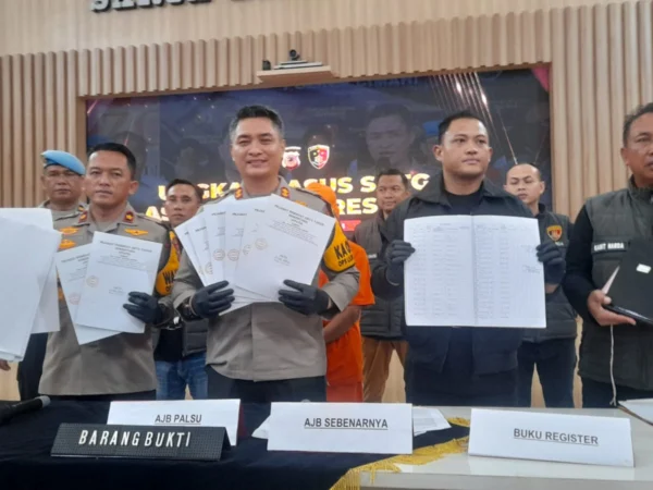 Polres Cimahi Berhasil Tangkap Mafia Sertipikat Tanah Palsu di Kecamatan Cihampelas, Bandung Barat (mong)