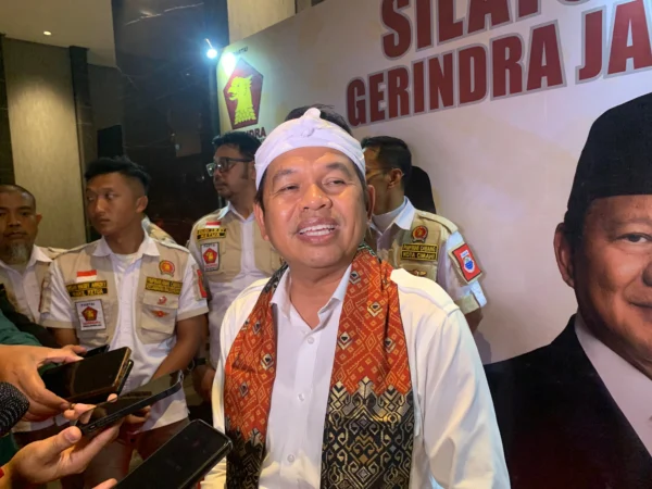 Gubernur Jabar terpilih, Dedi Mulyadi saat menghadiri silaturahmi Gerindra Jawa Barat di Hotel Pullman, Senin (23/12)