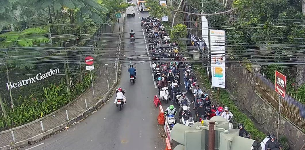 Kendaraan mulai memadati wilayah Lembang, Bandung Barat berdasarkan pantauan CCTV milik Dishub Bandung Barat. Dok ATCS Dishub KBB