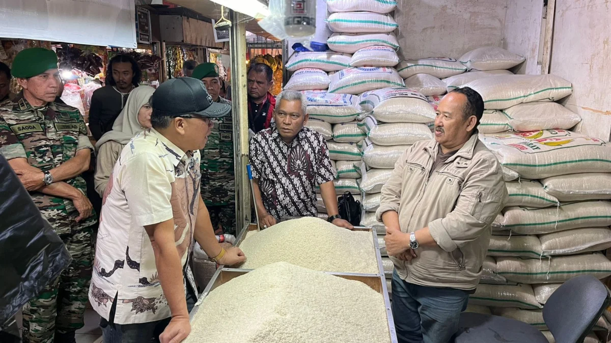 Pastikan Ketersediaan Stock Pangan di Cimahi, Pj Wali Kota Cimahi, Dicky Saromi Klaim Semua Bahan Pokok Aman (mong)