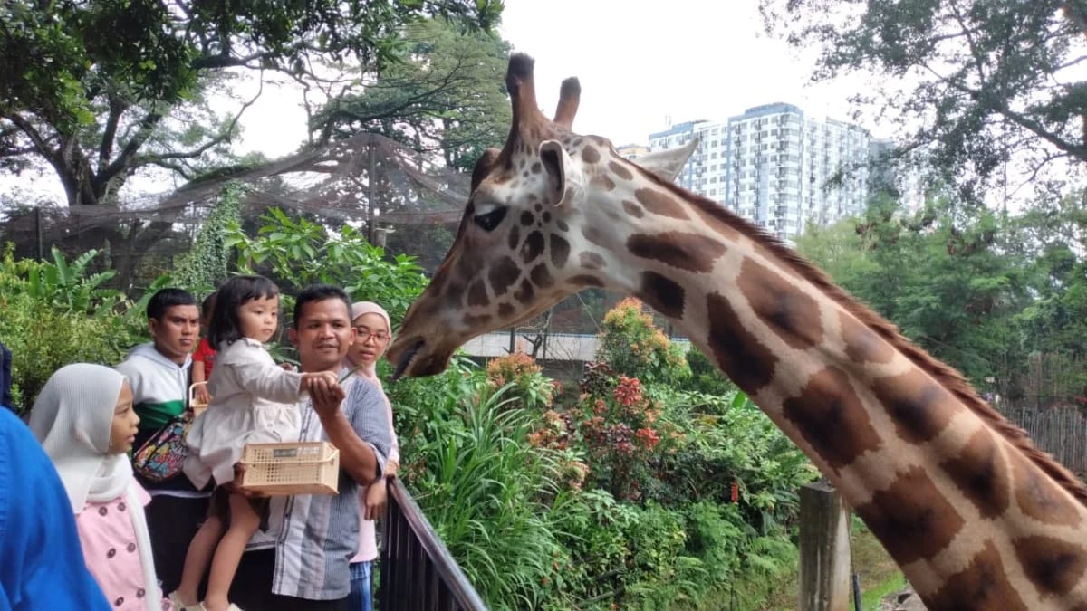 Ist. Masyarakat padati salah satu objek wisata di kota bandung. Dok. Jabar Ekspres.