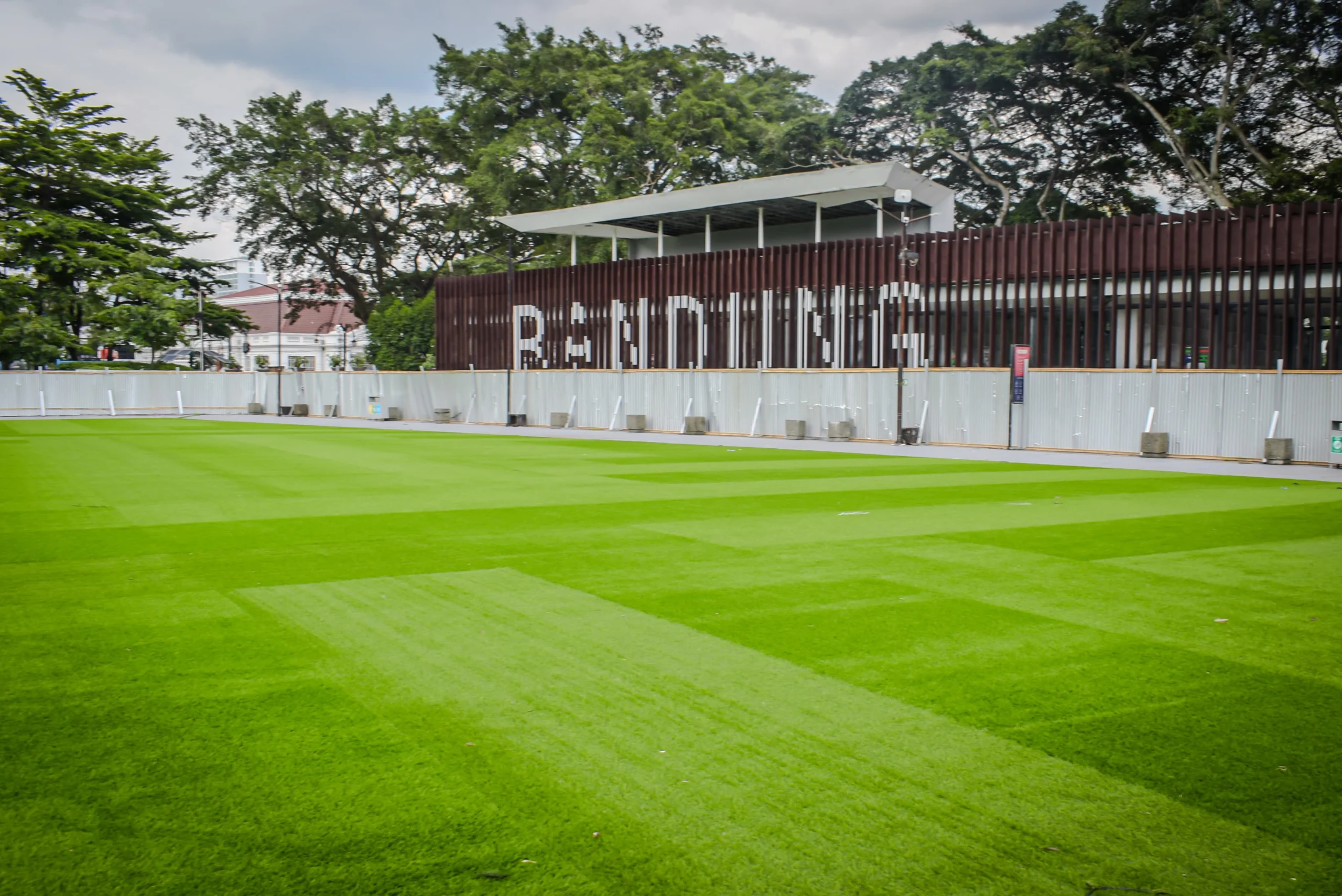 Ilustrasi: Taman Alun-Alun Kota Bandung. Foto: Dimas Rachmatsyah / Jabar Ekspres