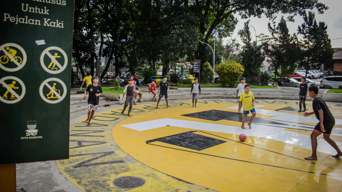 Ilustrasi: Kawasan Ruang Terbuka Hijau (RTH) di Kota Bandung, Selasa (31/12). Foto: Dimas Rachmatsyah / Jabar Ekspres