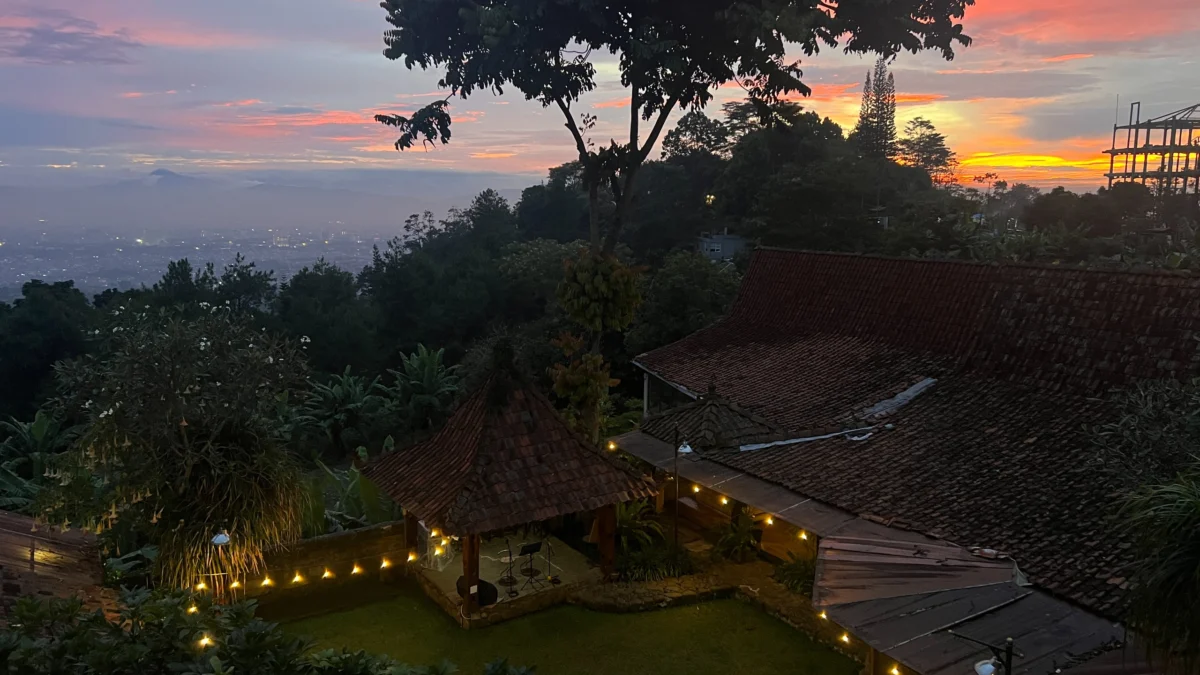 Dari Mixline hingga Pesta Kembang Api! Ini Rangkaian Perayaan Tahun Baru 2 Dekade Nada dan Rasa di Lisung Dulang Resto 