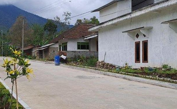 Viral Tukang Bakso di Malang Bangun Jalan Desa Pakai Uang Pribadi, Habiskan Dana Rp10 Miliar