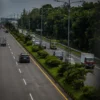 Antrean kendaraan mobil di gerbang keluar Tol Pasteur, Kota Bandung, Jum'at (27/12). Foto: Dimas Rachmatsyah / Jabar Ekspres