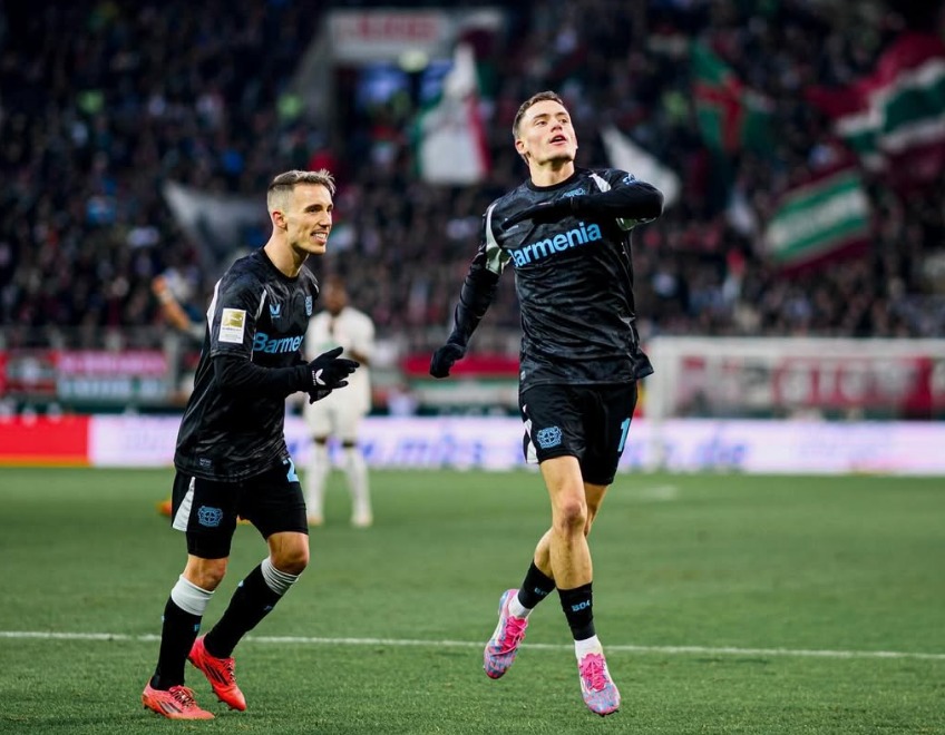 Florian Wirtz (kanan) memutuskan untuk bertahan di Bayer Leverkusen. (Instagram / Flowirtz)