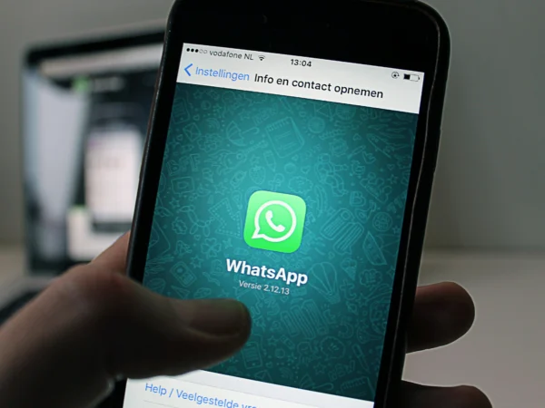 Jangan Panik! Begini Cara Mengenali WhatsApp yang Disadap