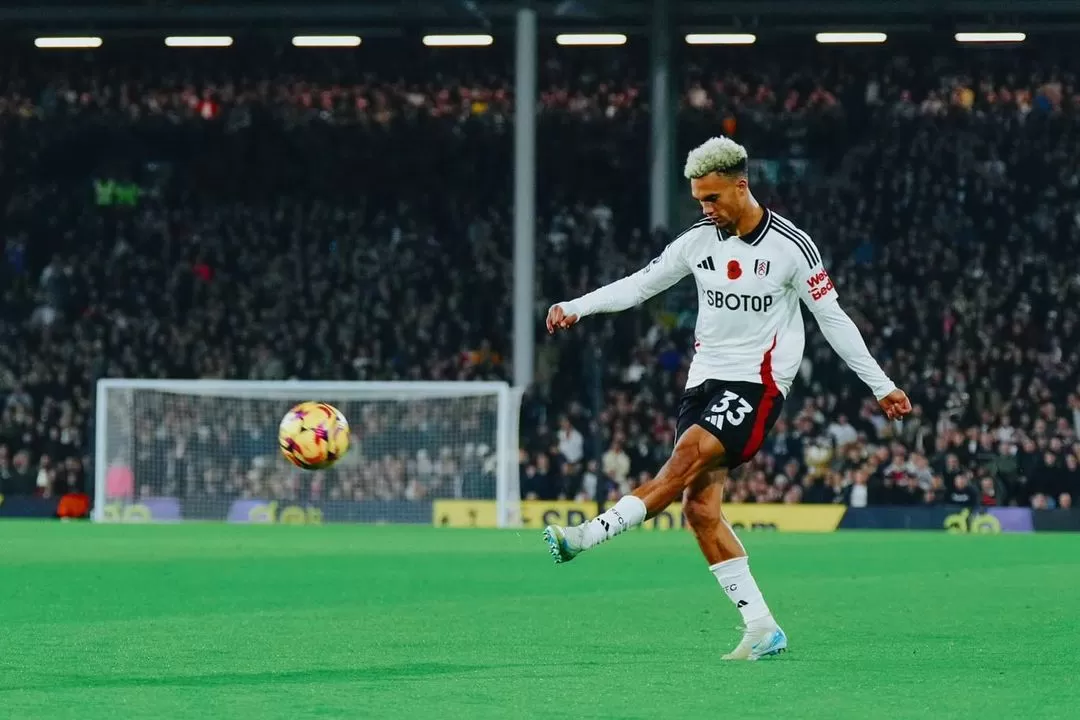 Antonee Robinson saat bermain di Fulham (Instagram/@antonee_jedi)