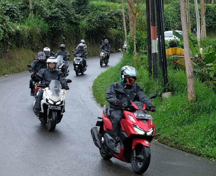 Tips Aman Berkendara dan Merawat Sepeda Motor di Musim Hujan