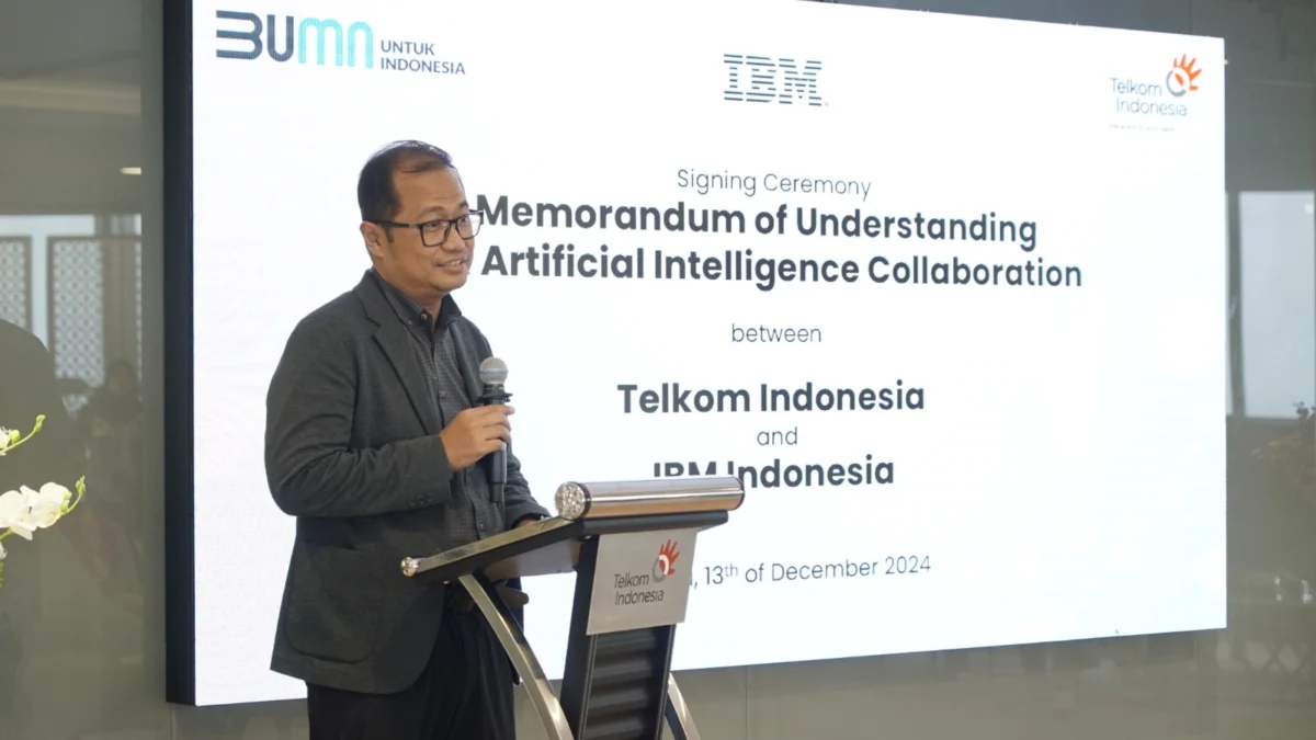 Direktur Strategic Portfolio Telkom Budi Setyawan Wijaya saat memberikan sambutan pada acara penandatangan Memorandum of Understanding (MoU) antara PT Telkom Indonesia (Persero) Tbk (Telkom) dan PT IBM Indonesia (IBM) di Telkom Landmark Tower (TLT), beberapa waktu yang lalu.