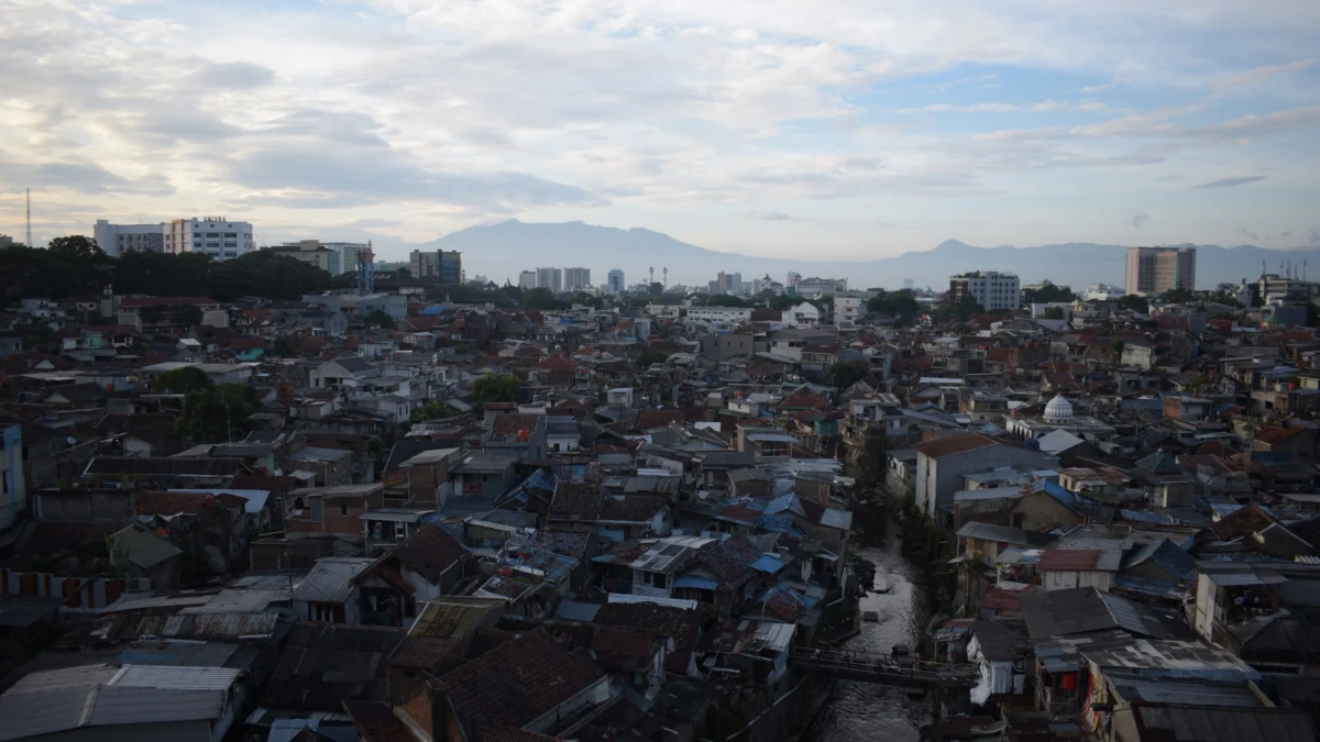 Ilustrasi La Nina: Cuaca cerah di kawasan Fly Over Pasupati, Kota Bandung, Minggu (5/1). Foto: Dimas Rachmatsyah / Jabar Ekspres