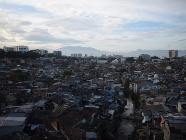 Ilustrasi La Nina: Cuaca cerah di kawasan Fly Over Pasupati, Kota Bandung, Minggu (5/1). Foto: Dimas Rachmatsyah / Jabar Ekspres