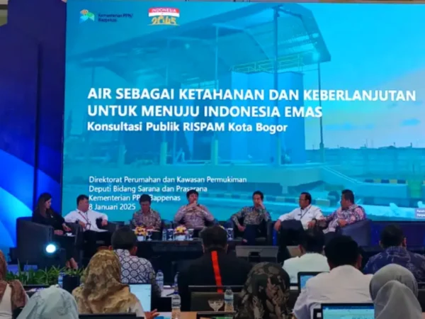 Perumda Tirta Pakuan Kota Bogor saat menggelar Konsultasi Publik untuk mengevaluasi RISPAM periode 2019-2039, Rabu (8/1). (Yudha Prananda / Jabar Ekspres)