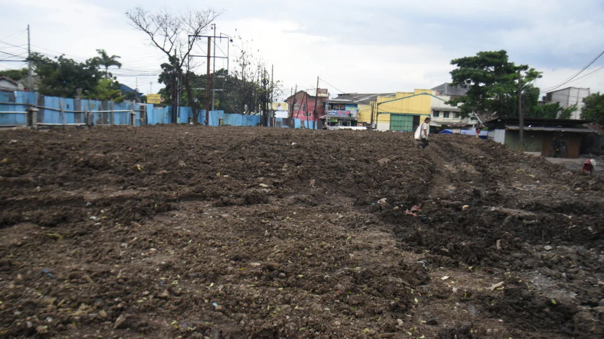 BERSIH: Kondisi terkini di lokasi tempat pembuangan sementara (TPS) Pasar Induk Caringin setelah menerima ultimatum Pemkot Bandung, Rabu (15/1). Foto: Dimas Rachmatsyah / Jabar Ekspres