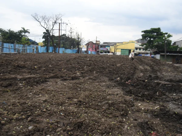 BERSIH: Kondisi terkini di lokasi tempat pembuangan sementara (TPS) Pasar Induk Caringin setelah menerima ultimatum Pemkot Bandung, Rabu (15/1). Foto: Dimas Rachmatsyah / Jabar Ekspres