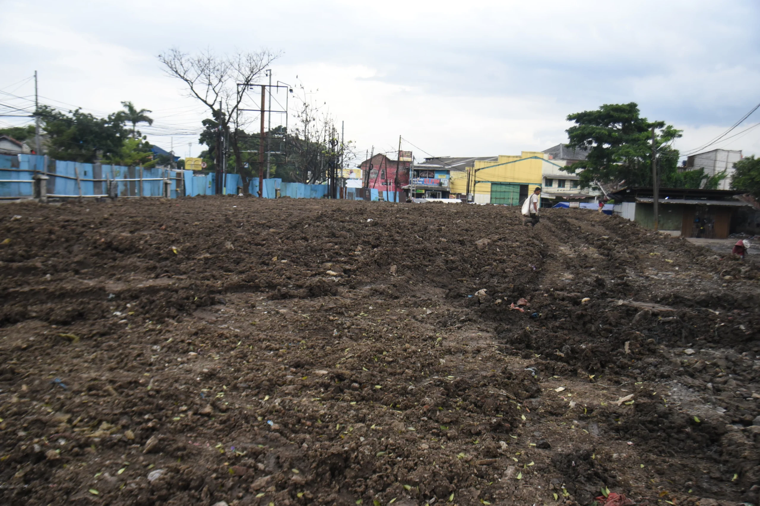 BERSIH: Kondisi terkini di lokasi tempat pembuangan sementara (TPS) Pasar Induk Caringin setelah menerima ultimatum Pemkot Bandung, Rabu (15/1). Foto: Dimas Rachmatsyah / Jabar Ekspres