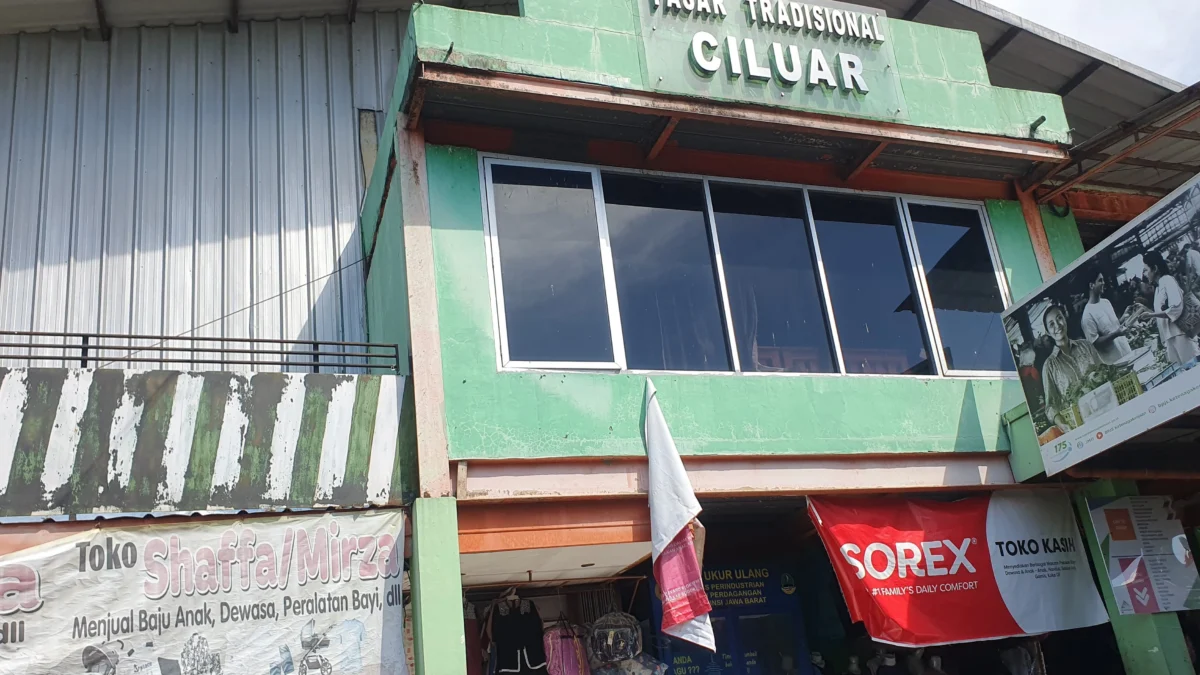 Keberadaan MCK di tiap pasar yang ada di Kabupaten Bogor akan dikelola secara langsung oleh Perusahaan Umum Daerah ( Perumda Tohaga )