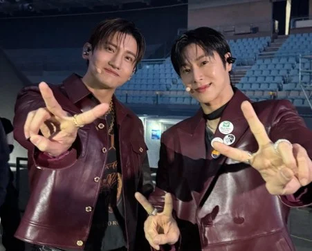 Idolgrup TVXQ yang kini viral usai tampil di SMTOWN Live 2025. (X-TVXQ)