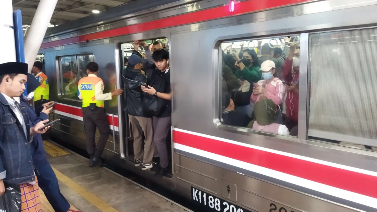 Warga Jakarta ternyata banyak yang memutuskan untuk menetap di wilayah Bogor, kondisi ini jadi masalah tersendiri bagi Disdukcapil setempat.