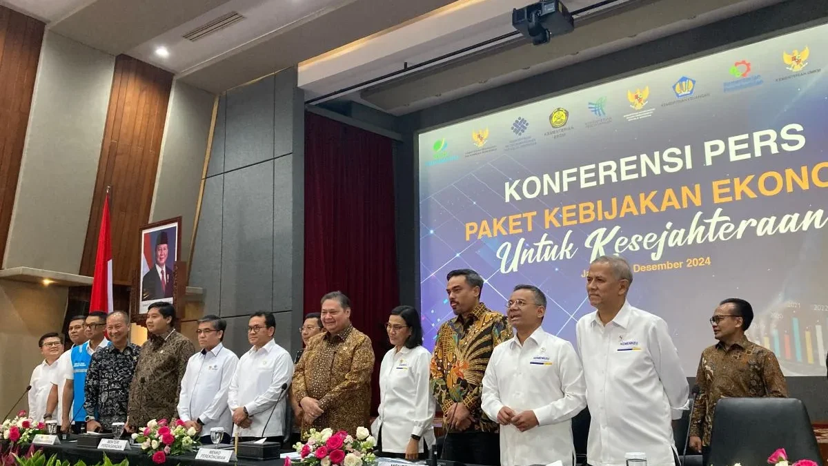 Konferensi pers Paket Kebijakan Ekonomi: Akselerasi Pertumbuhan Ekonomi Inklusif & Berkelanjutan di kantor Kemenko Perekonomian, Jakarta, Senin (16/12/2024). (Foto/ANTARA)