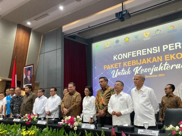 Konferensi pers Paket Kebijakan Ekonomi: Akselerasi Pertumbuhan Ekonomi Inklusif & Berkelanjutan di kantor Kemenko Perekonomian, Jakarta, Senin (16/12/2024). (Foto/ANTARA)